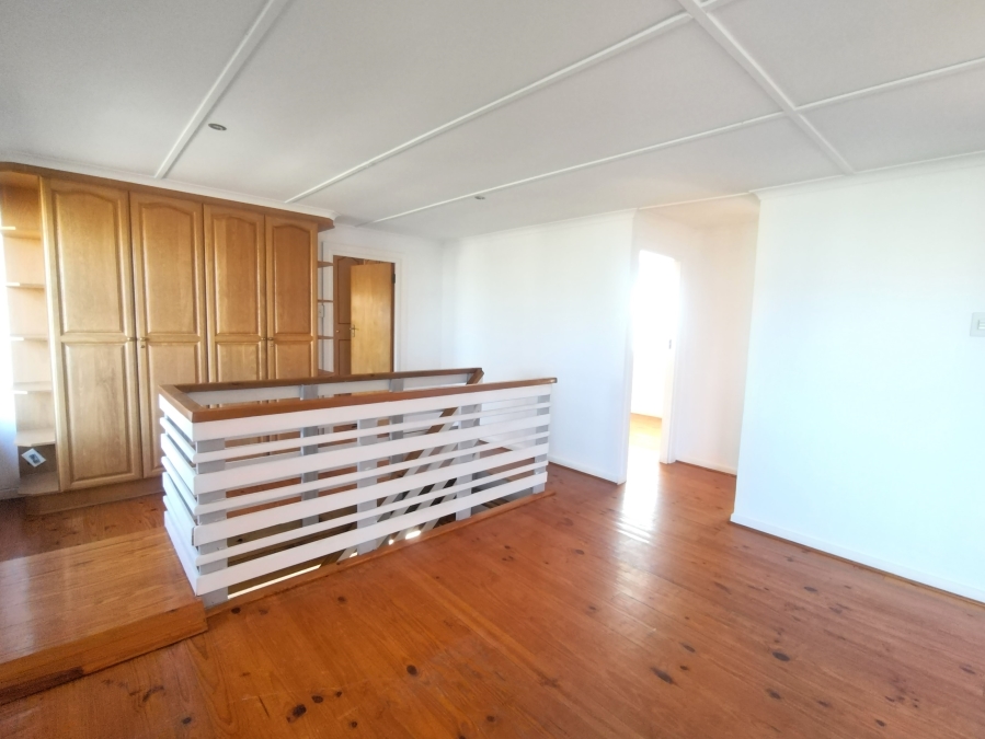 5 Bedroom Property for Sale in Kabeljauws Eastern Cape